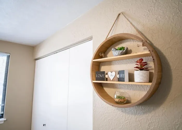 Apartment Wood Cozy 2bd Over The Bridge